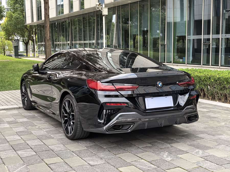 BMW 8 Series 2023 car image #43