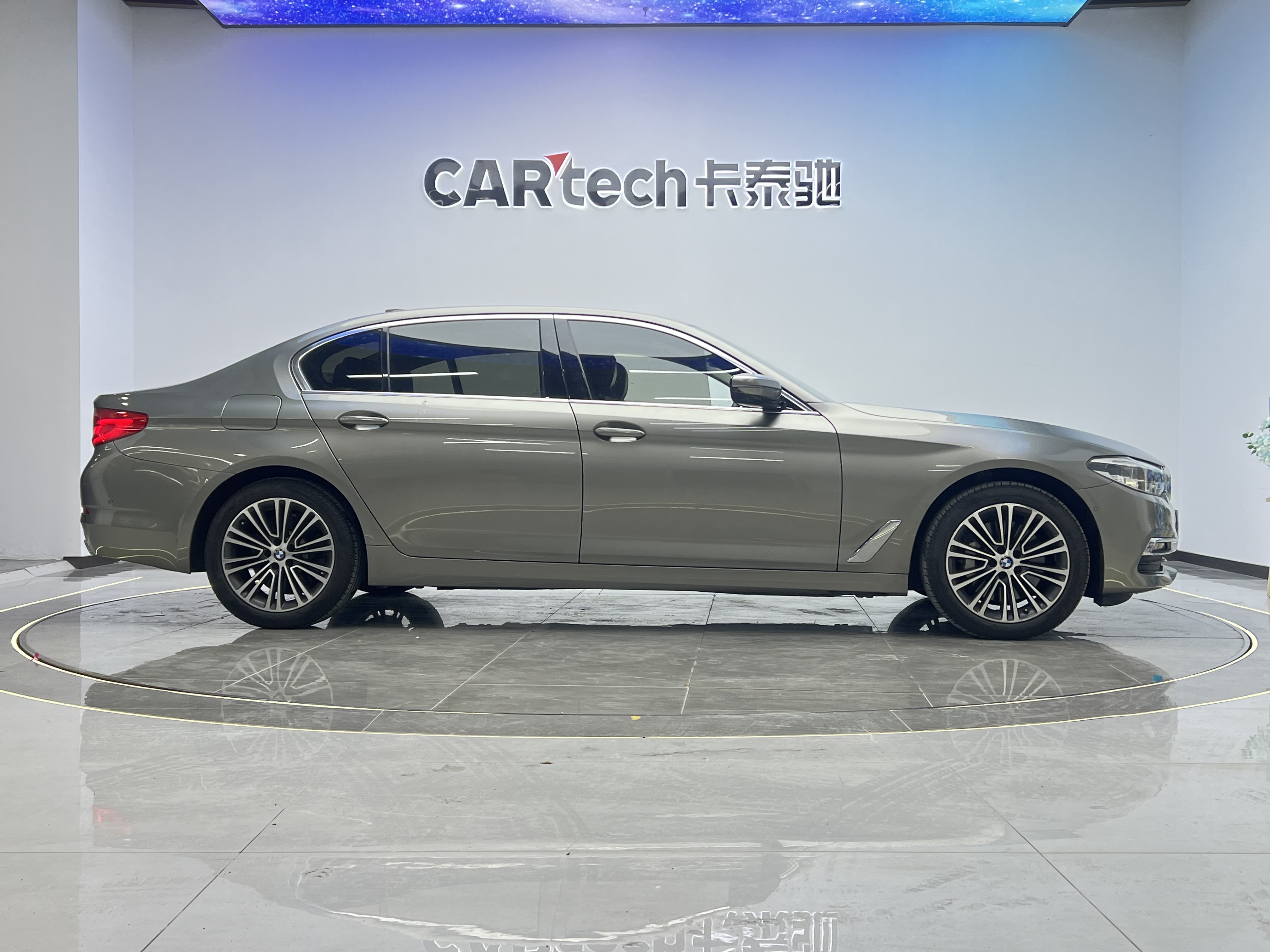BMW 5 Series 2019 #43 BMW 5 Series 2019 immagine di auto #43