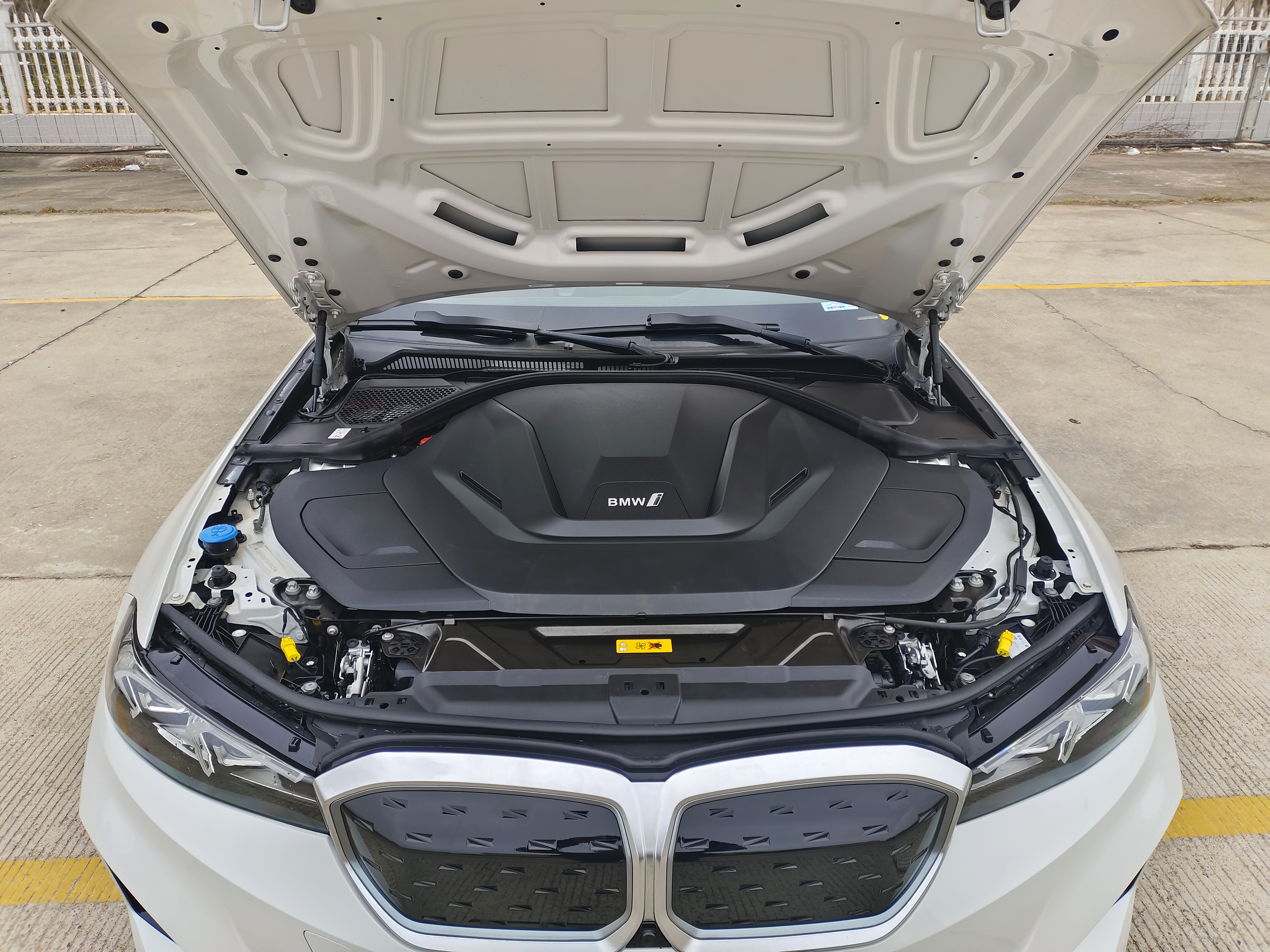 BMW i3 2023 car image #43