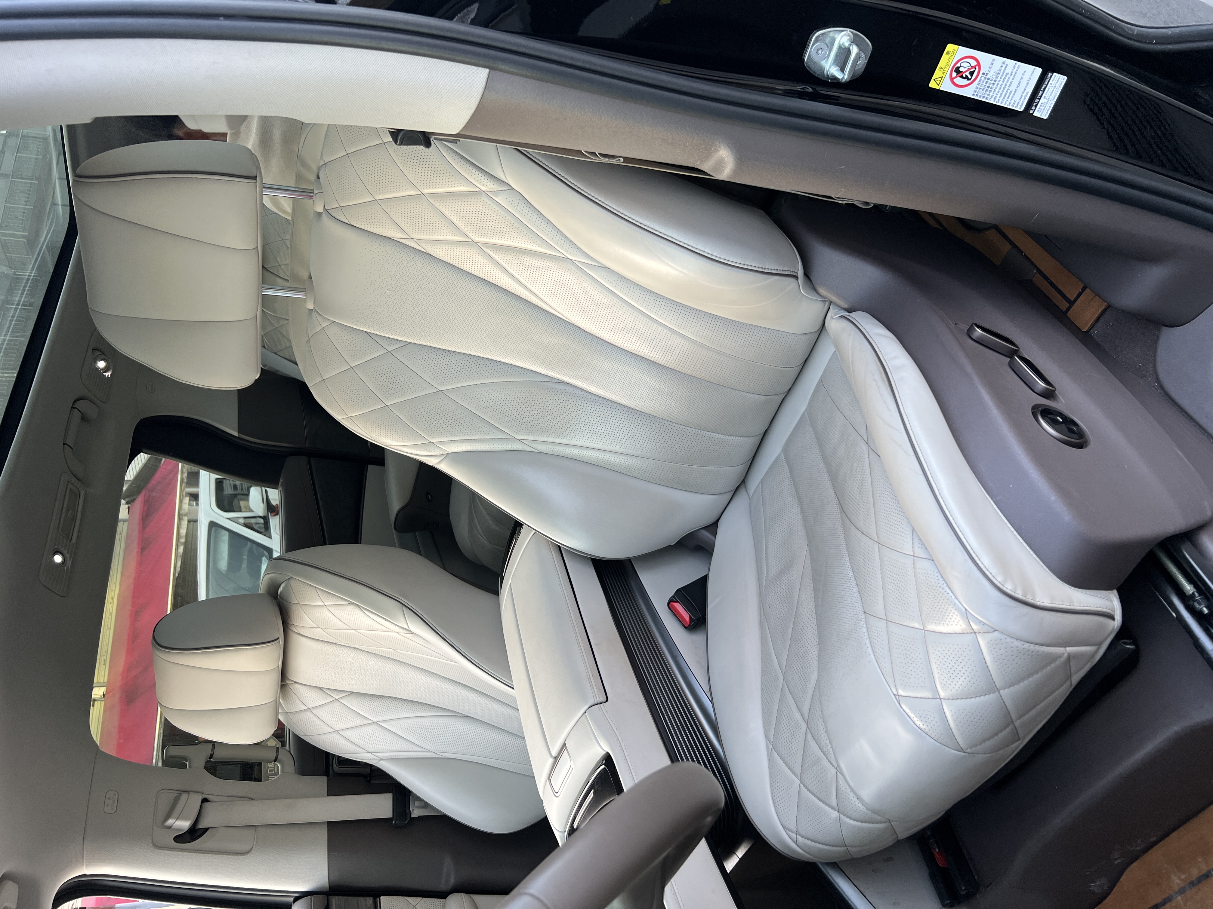 Denza D9 2023 صورة سيارة #43