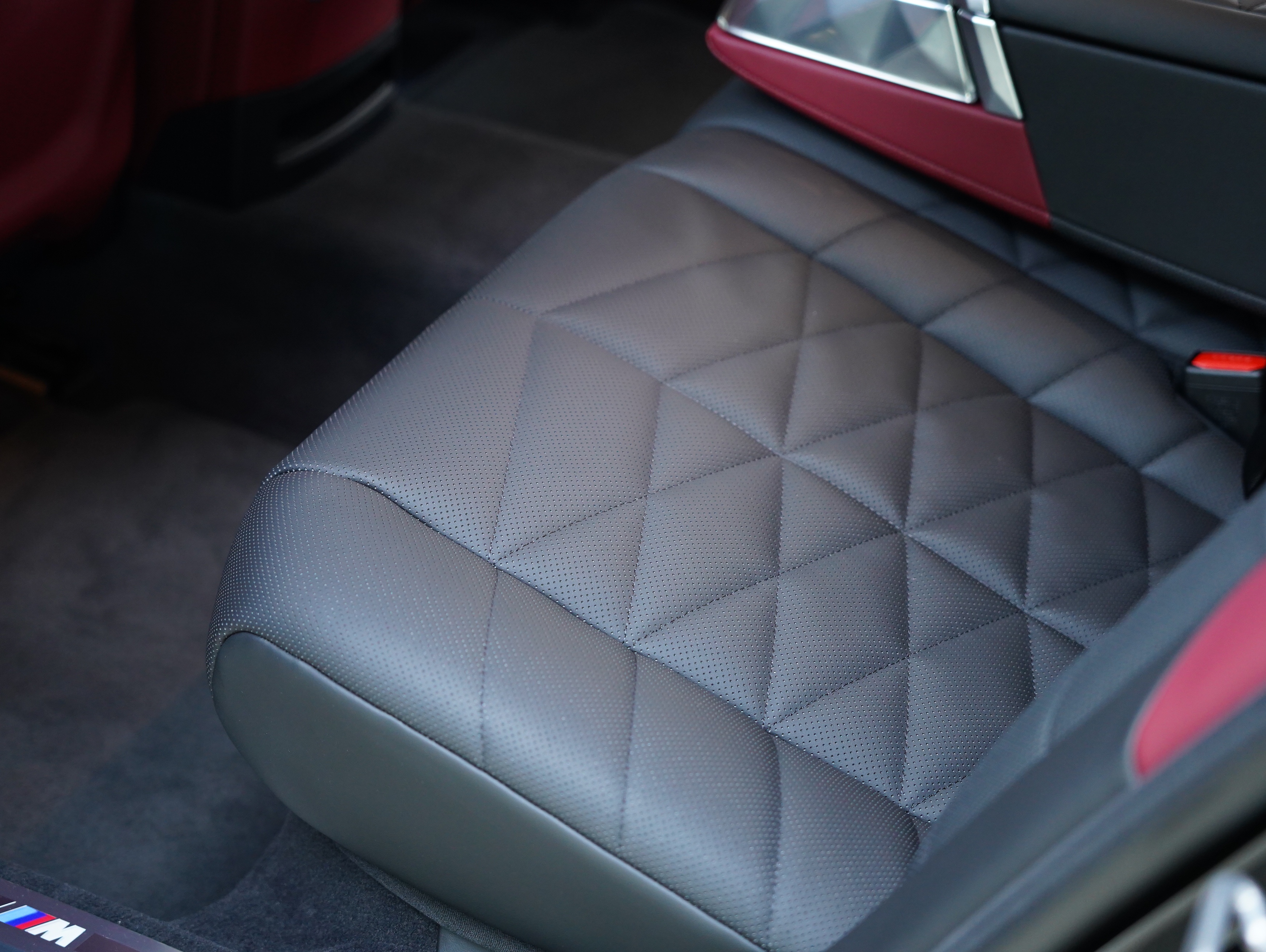 BMW i7 M70L 2023 #43 BMW i7 M70L 2023 car image #43