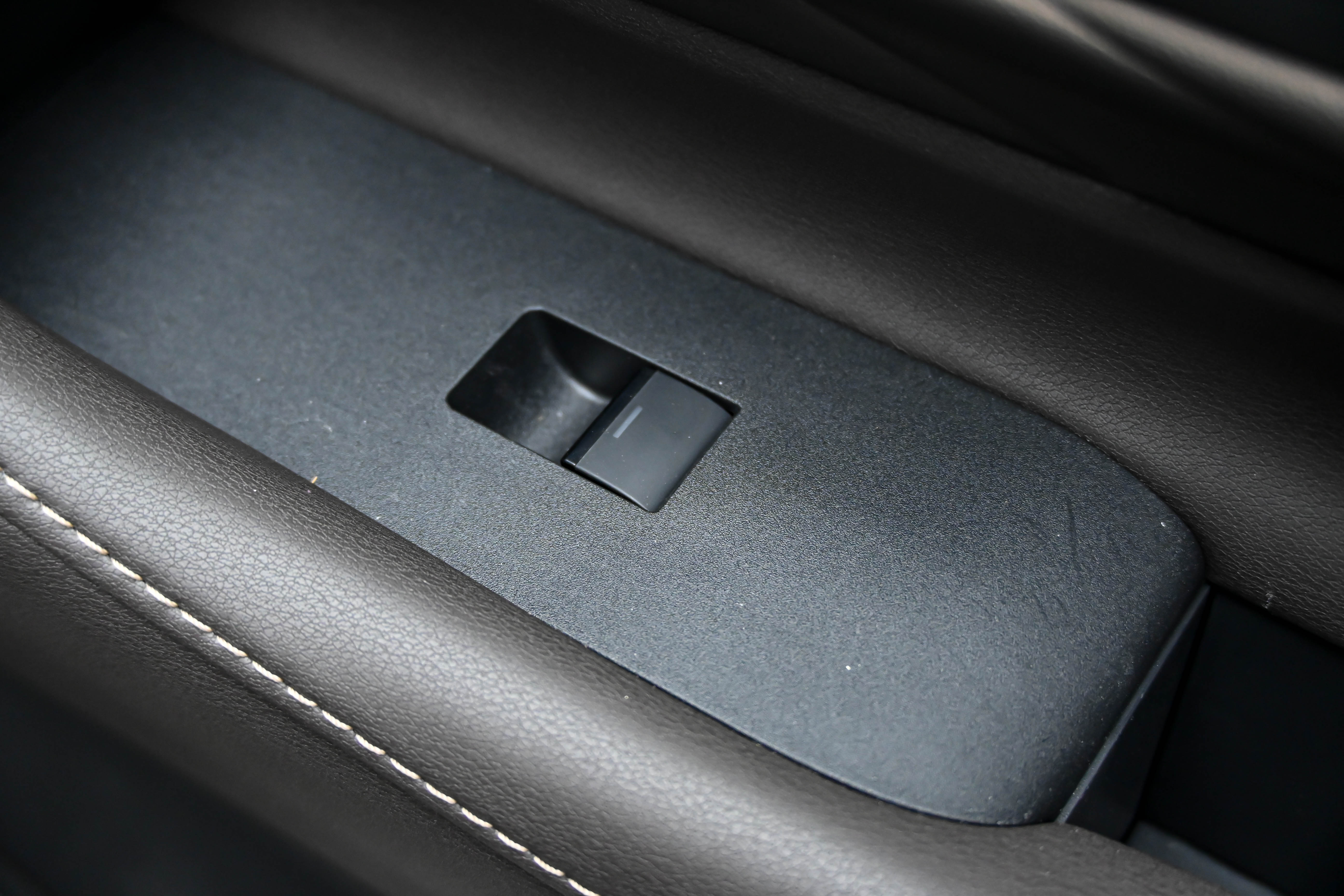 Toyota Vellfire 2026 صورة سيارة #43