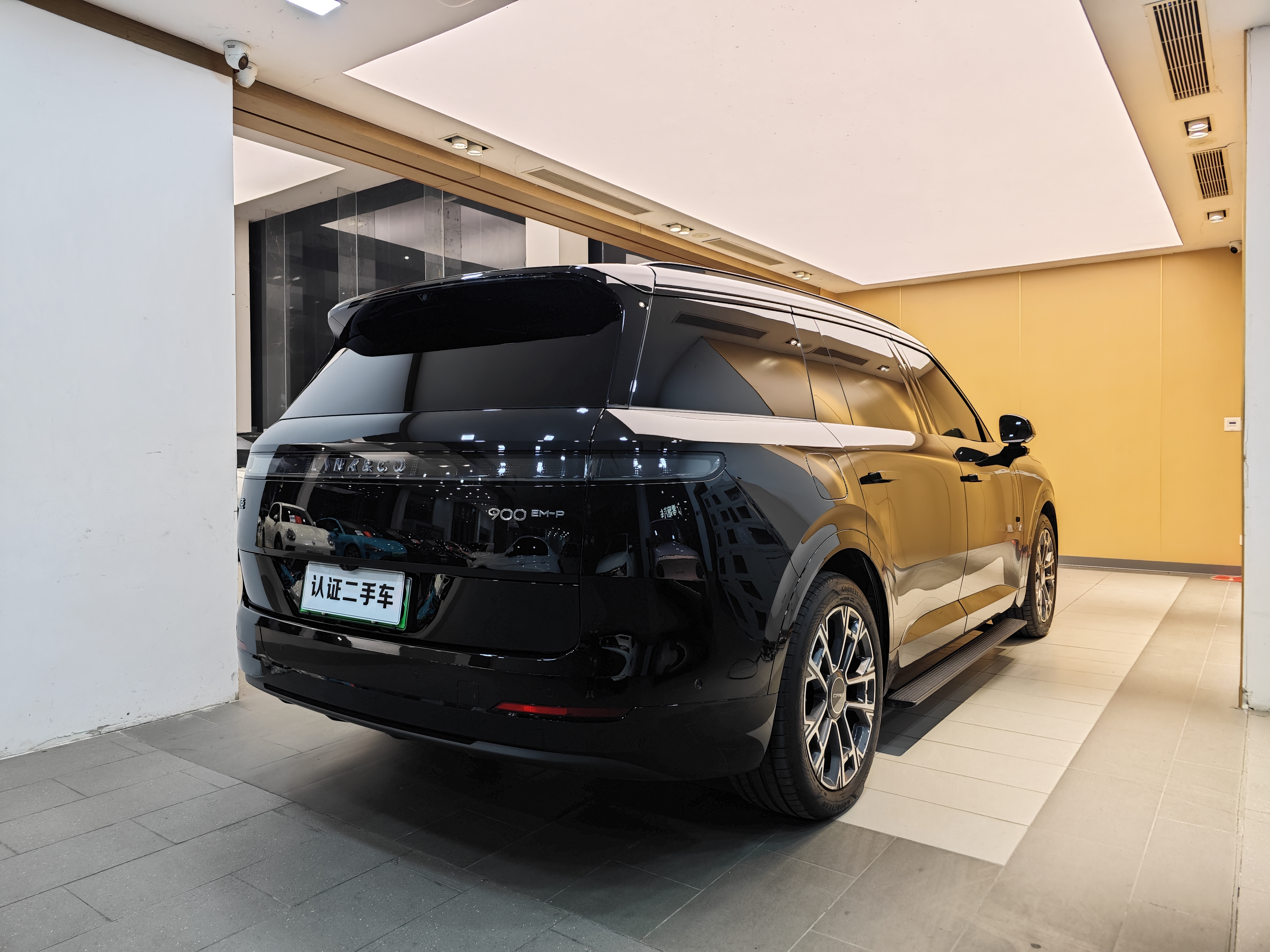 Lynk & Co 900 2025 car image #43