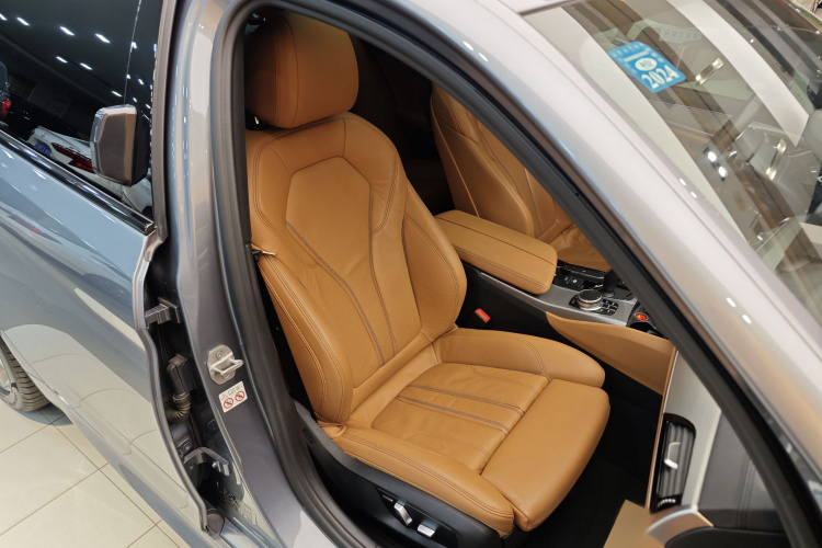 BMW 5 Series (Imported) 2020 #43 BMW 5 Series (Imported) 2020 car image #43