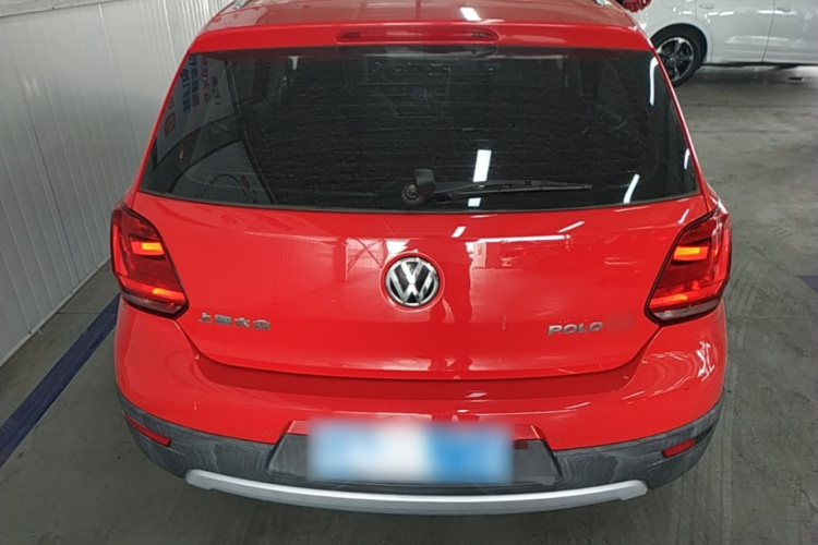 Volkswagen Polo 2015 car image #4