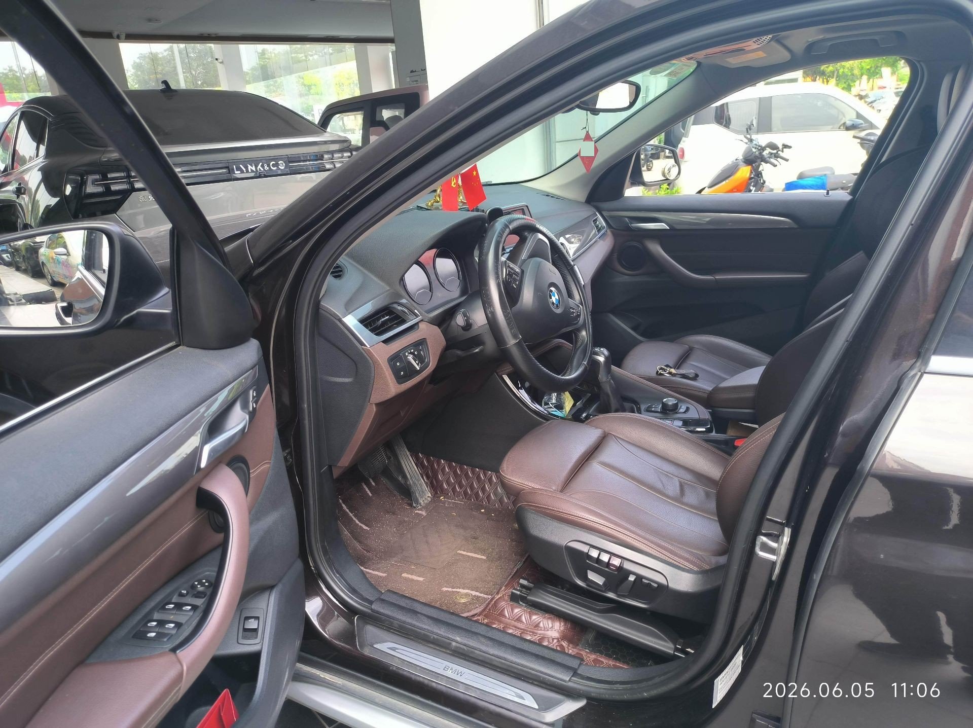 2018 immagine di auto #2