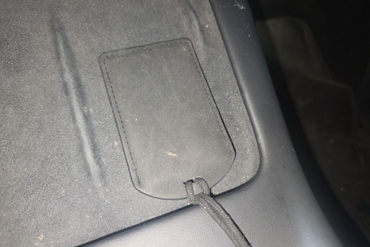 Tesla Model Y 2023 car image #14