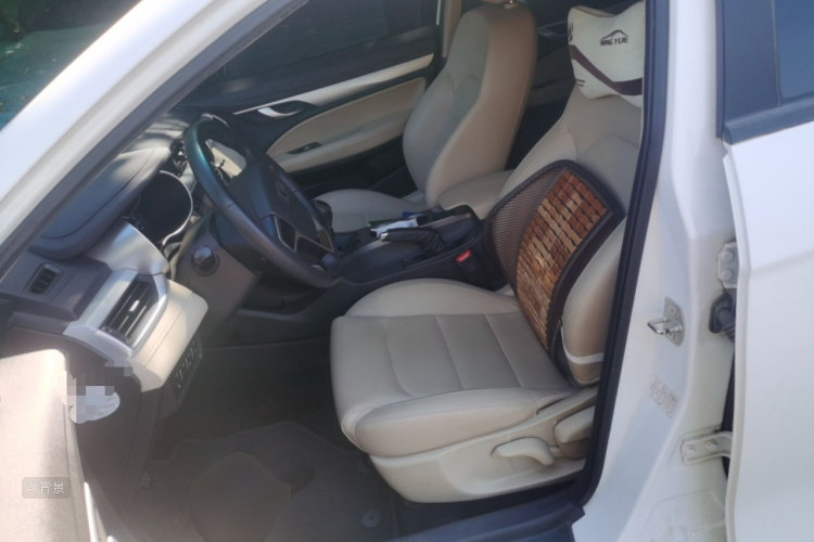 GEELY Emgrand 2018 #17 GEELY Emgrand 2018 car image #17
