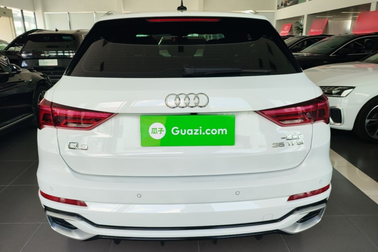 Audi Q3 2023 car image #6