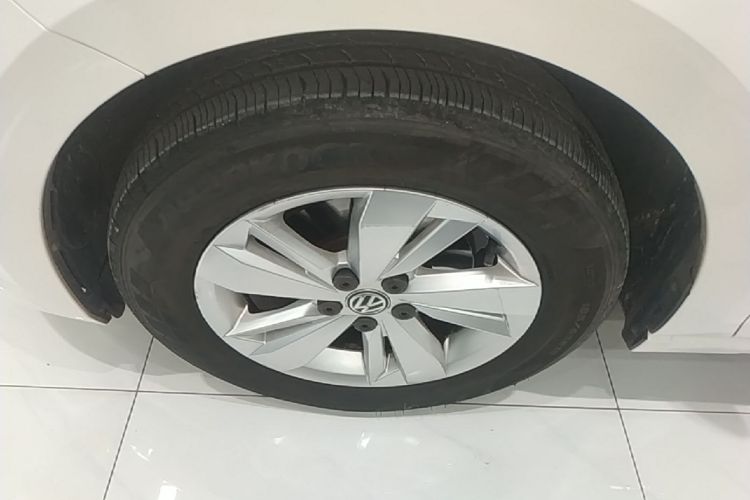 Volkswagen Polo 2020 car image #9