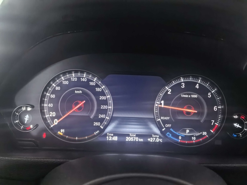 BMW 3 Series 2019 car image #9