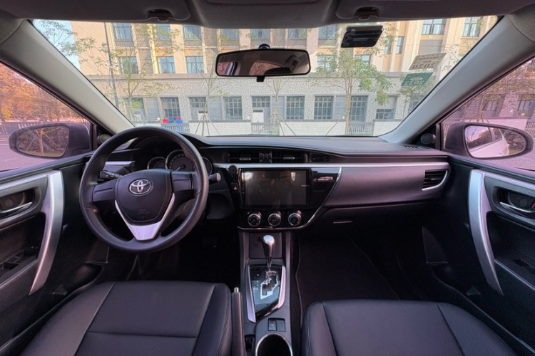 Toyota Corolla 2018 #12 Toyota Corolla 2018 car image #12