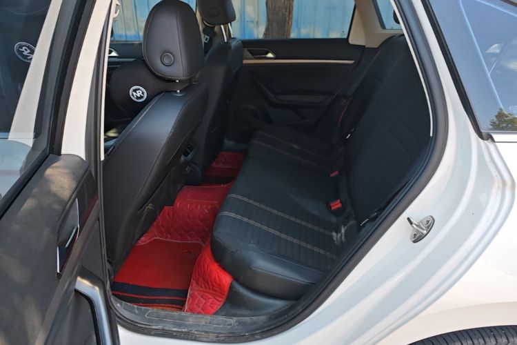 Volkswagen Lavida 2018 car image #17