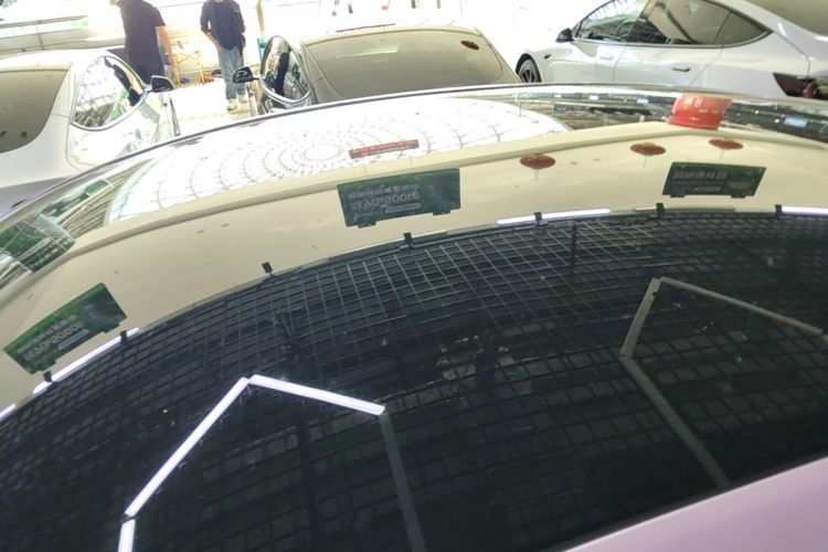Tesla Model Y 2022 car image #25