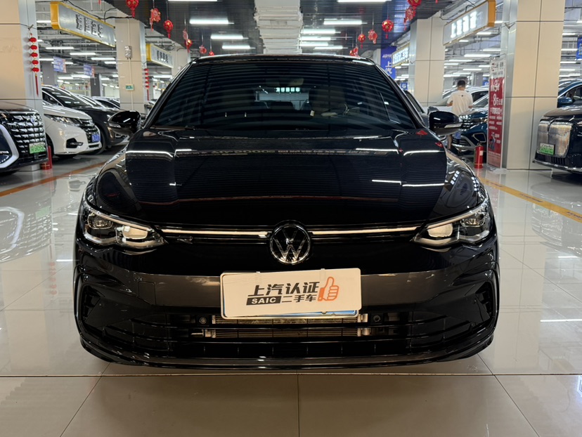 Volkswagen Golf 2023 car image #2