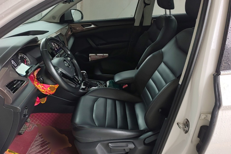 Volkswagen Tharu 2019 car image #17