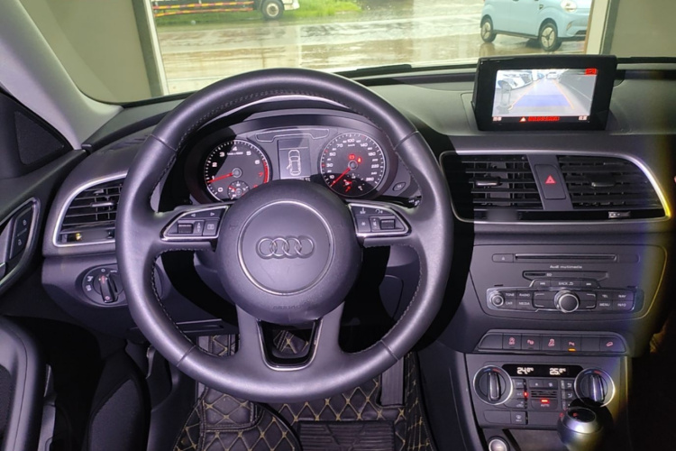 Audi Q3 2018 #11 Audi Q3 2018 car image #11