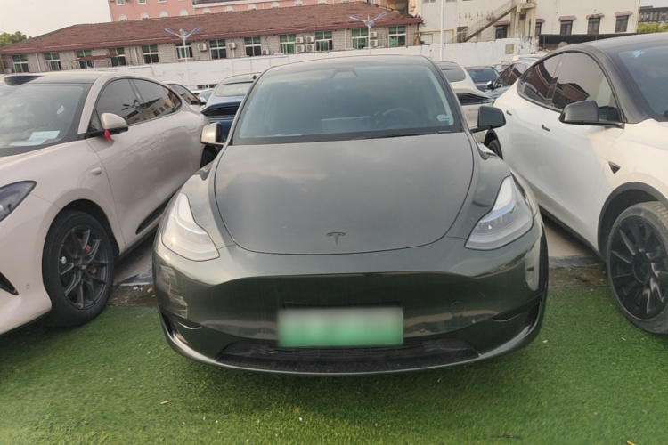 Tesla Model Y 2022 car image #3