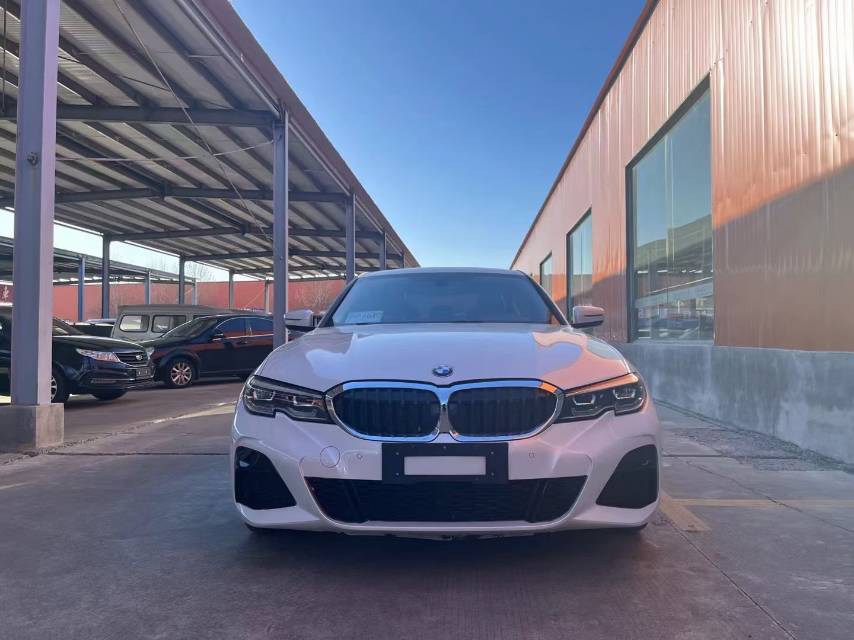 BMW 3 Series 2022 #2 BMW 3 Series 2022 car image #2