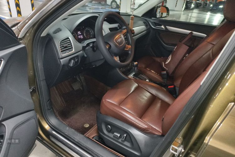 Audi Q3 2016 car image #18