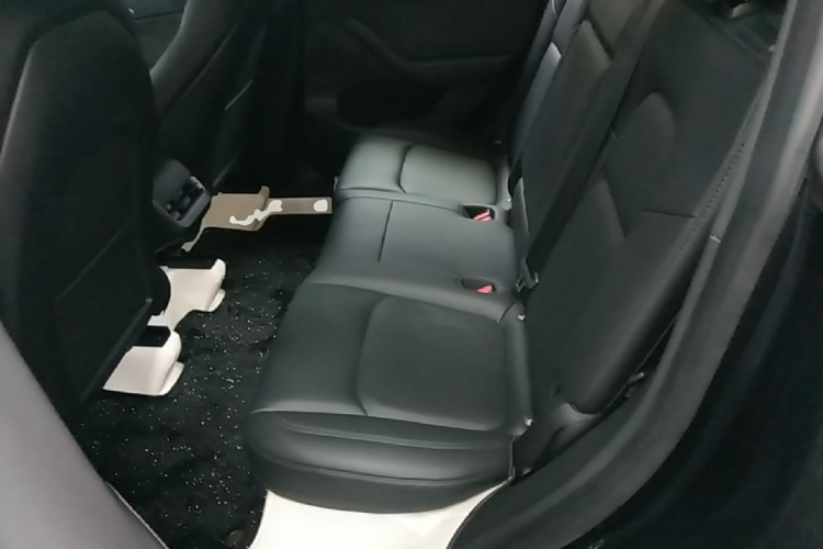 Tesla Model Y 2024 #17 Tesla Model Y 2024 car image #17