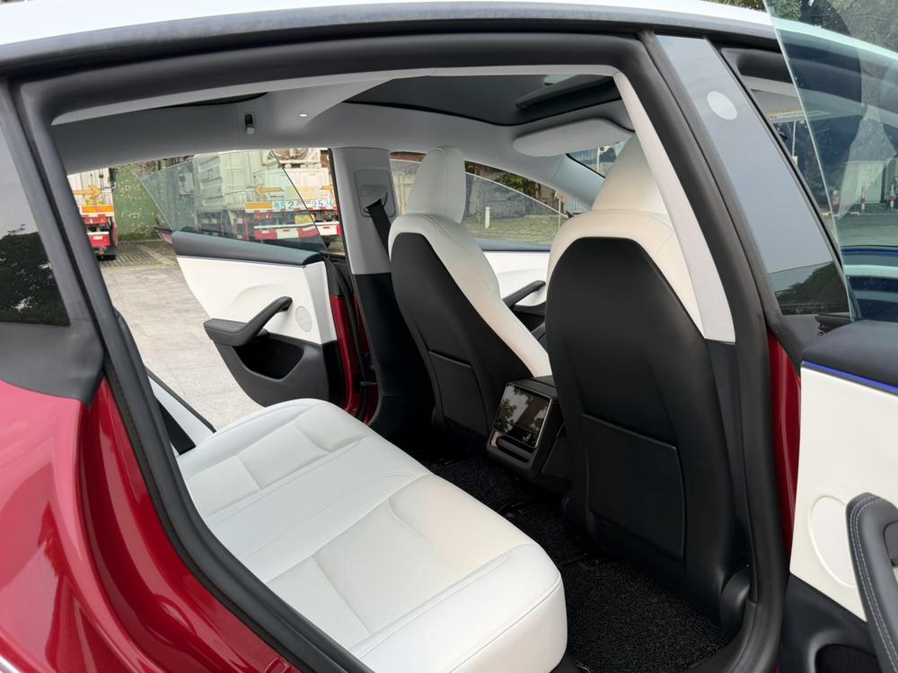 Tesla Model 3 2026 car image #16