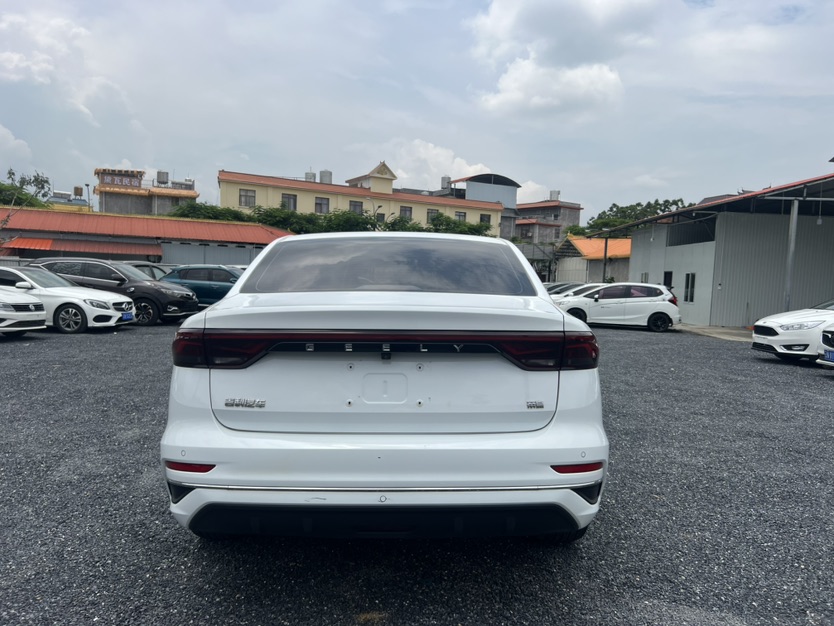 2022 immagine di auto #8