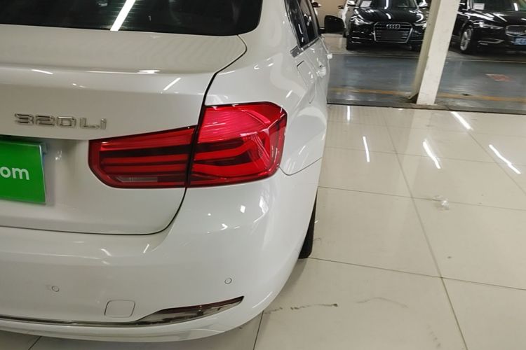BMW 3 Series 2017 #8 BMW 3 Series 2017 car image #8
