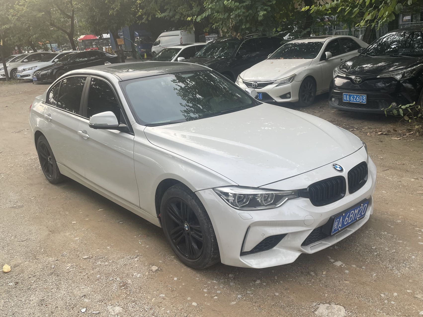 BMW 3 Series 2017 car image #2