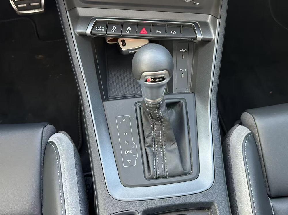 Audi Q3 2023 immagine di auto #19