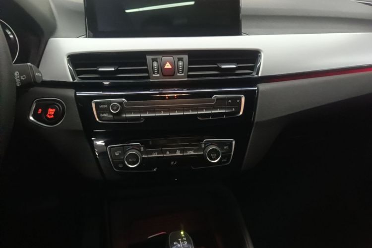 BMW X1 2018 #17 BMW X1 2018 car image #17