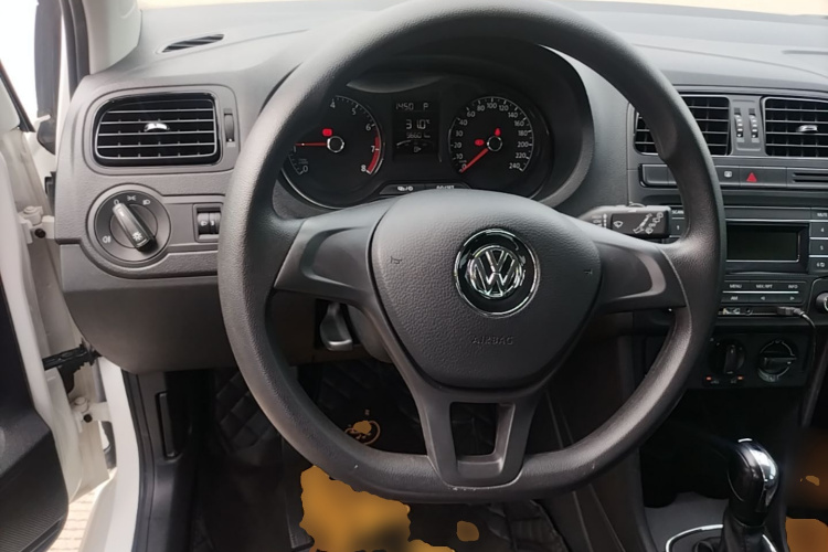 Volkswagen Polo 2018 car image #15