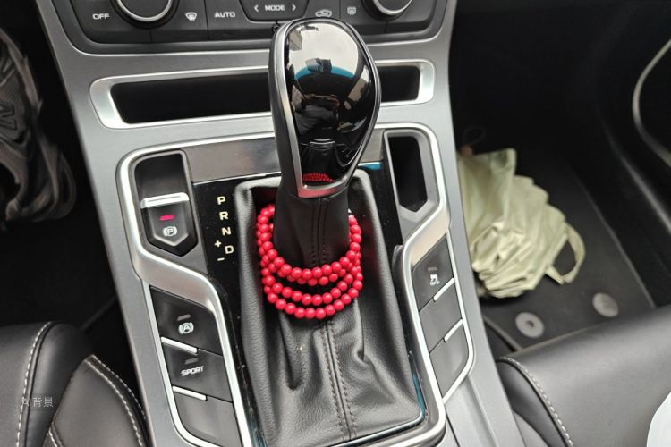 GEELY Emgrand 2019 car image #16