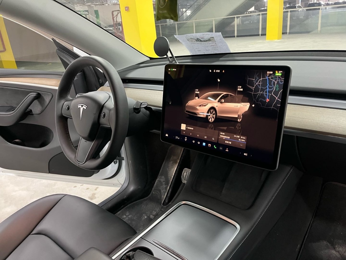 Tesla Model Y 2023 #4 Tesla Model Y 2023 car image #4