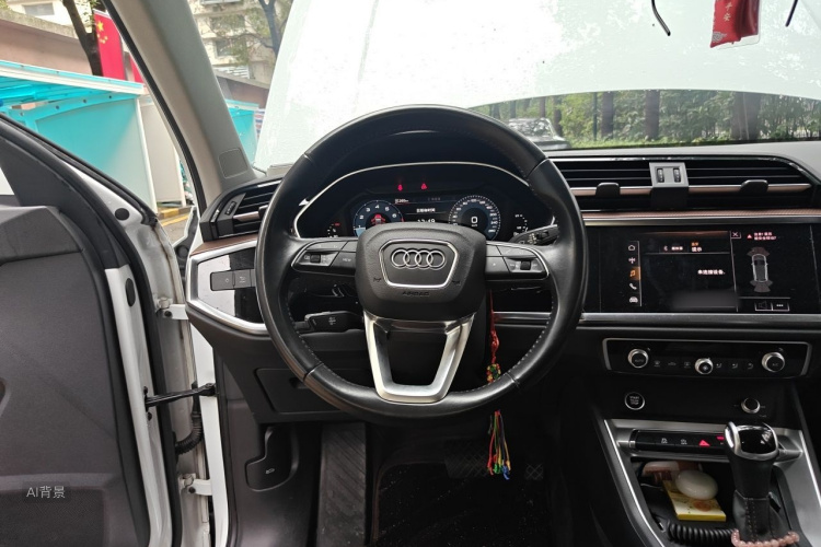 Audi Q3 2021 immagine di auto #12