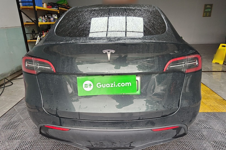 Tesla Model Y 2023 car image #4