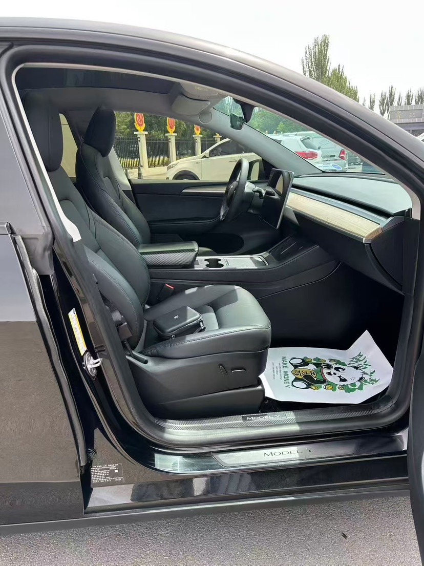 Tesla Model Y 2023 #6 Tesla Model Y 2023 car image #6
