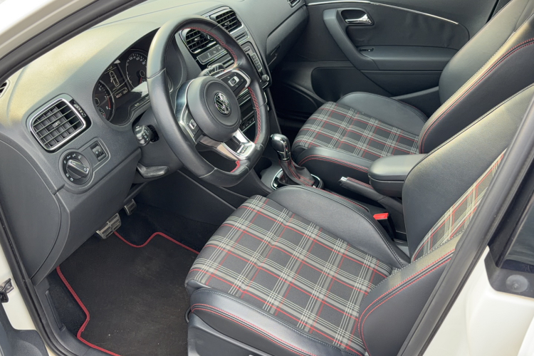 Volkswagen Polo 2016 #19 Volkswagen Polo 2016 car image #19