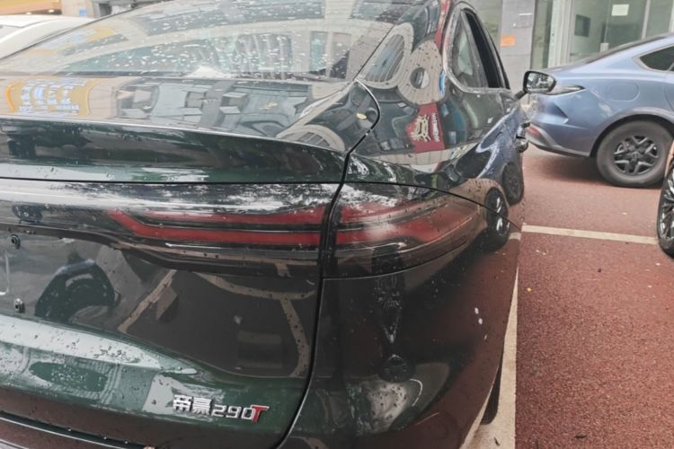 GEELY Emgrand 2025 car image #8