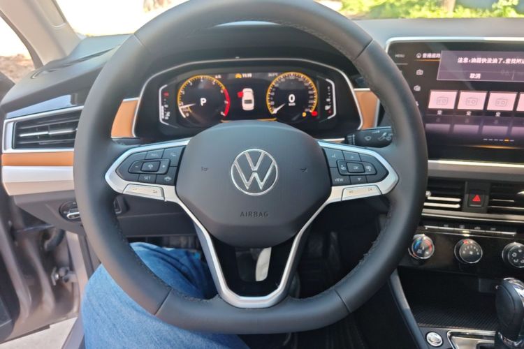 Volkswagen Bora 2023 car image #11