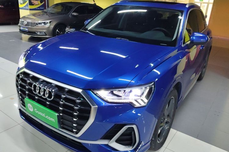 Audi Q3 2020 car image #2