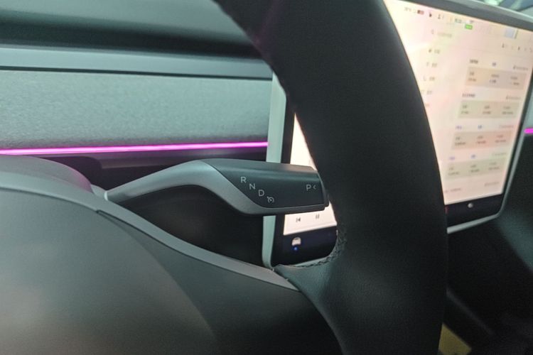 Tesla Model Y 2024 #18 Tesla Model Y 2024 car image #18