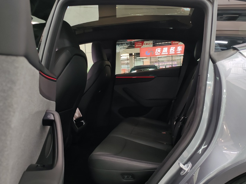 Tesla Model Y 2026 #5 Tesla Model Y 2026 car image #5