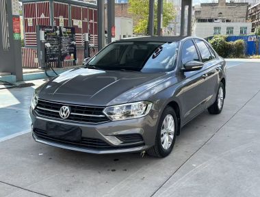 Volkswagen Bora 2016 car image 