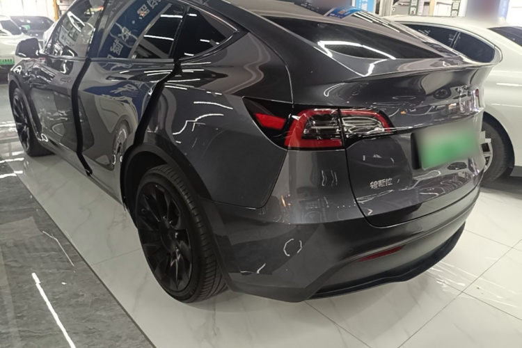 Tesla Model Y 2021 #5 Tesla Model Y 2021 car image #5