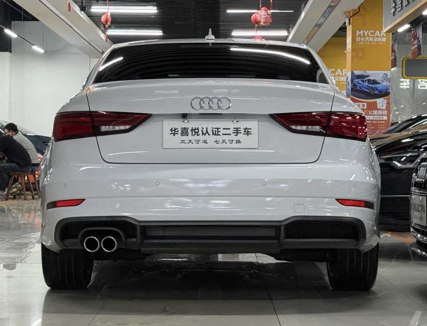 Audi A3 2018 car image #3