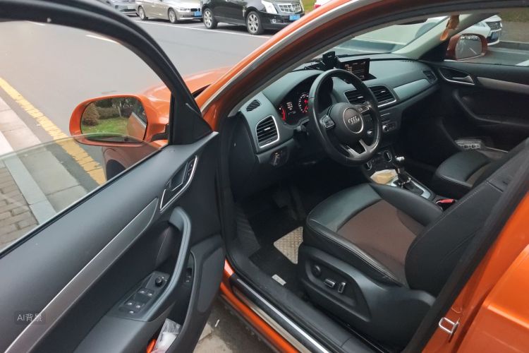 Audi Q3 2017 car image #18