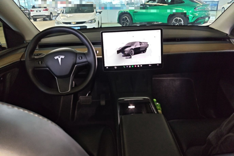Tesla Model Y 2022 #11 Tesla Model Y 2022 car image #11