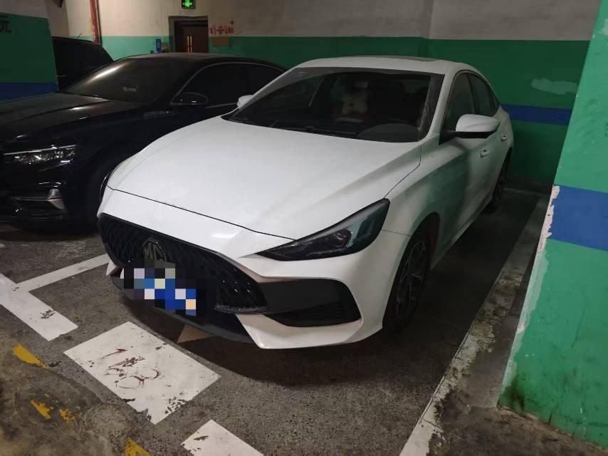 MG 5 2024 immagine di auto 
