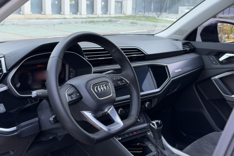 Audi Q3 2020 #13 Audi Q3 2020 car image #13